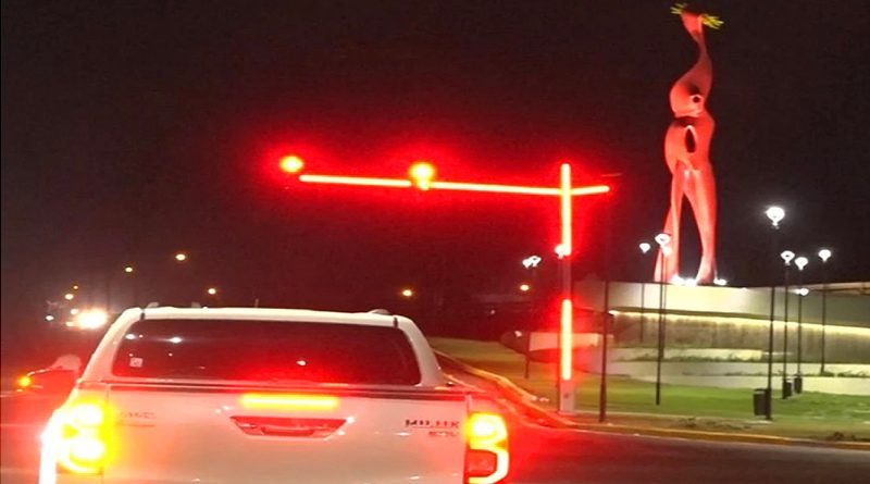 Modernos semaforo de la La Vega