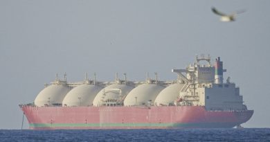 Superpetrolero iraní desafía el bloqueo de EU