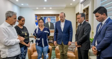 Alcalde de Santiago recibe familiares de joven perdió la vida a manos de una «turba»