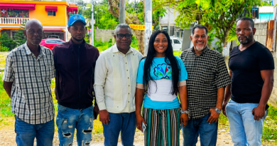 Antonio Feliz supervisa junto a comunitarios avances de obras ejecutadas por el Mived en Corambar, El Perla y Villa Liberación