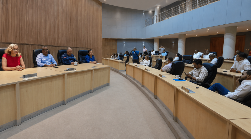 Concejo de Regidores del ASDE sostiene encuentro con nuevo jefe policial para fortalecer normativas municipales
