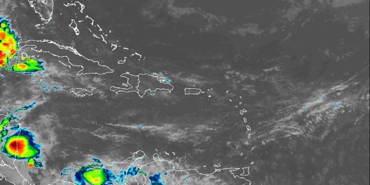 Vaguada y viento del este/sureste continuarán generando lluvias este miércoles