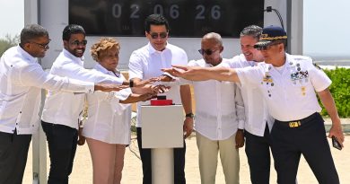 David Collado inicia el malecón Boca Chica y dos parques.