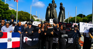 República del Duelo alza su voz en el Centro de los Héroes para exigir acciones contra los feminicidios en vísperas del Día de las Madres